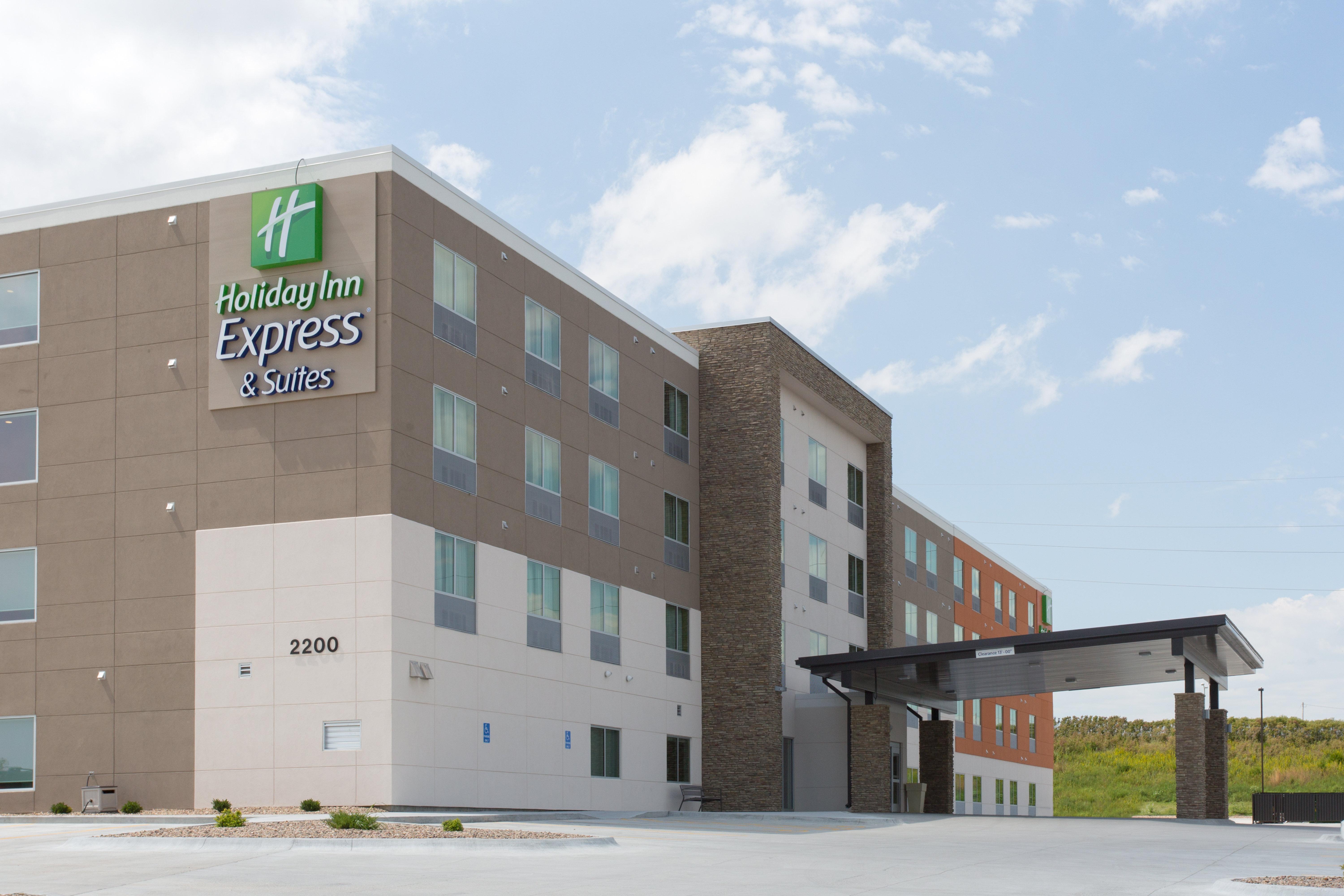 Holiday Inn Express & Suites Lincoln I - 80 By Ihg Exteriör bild