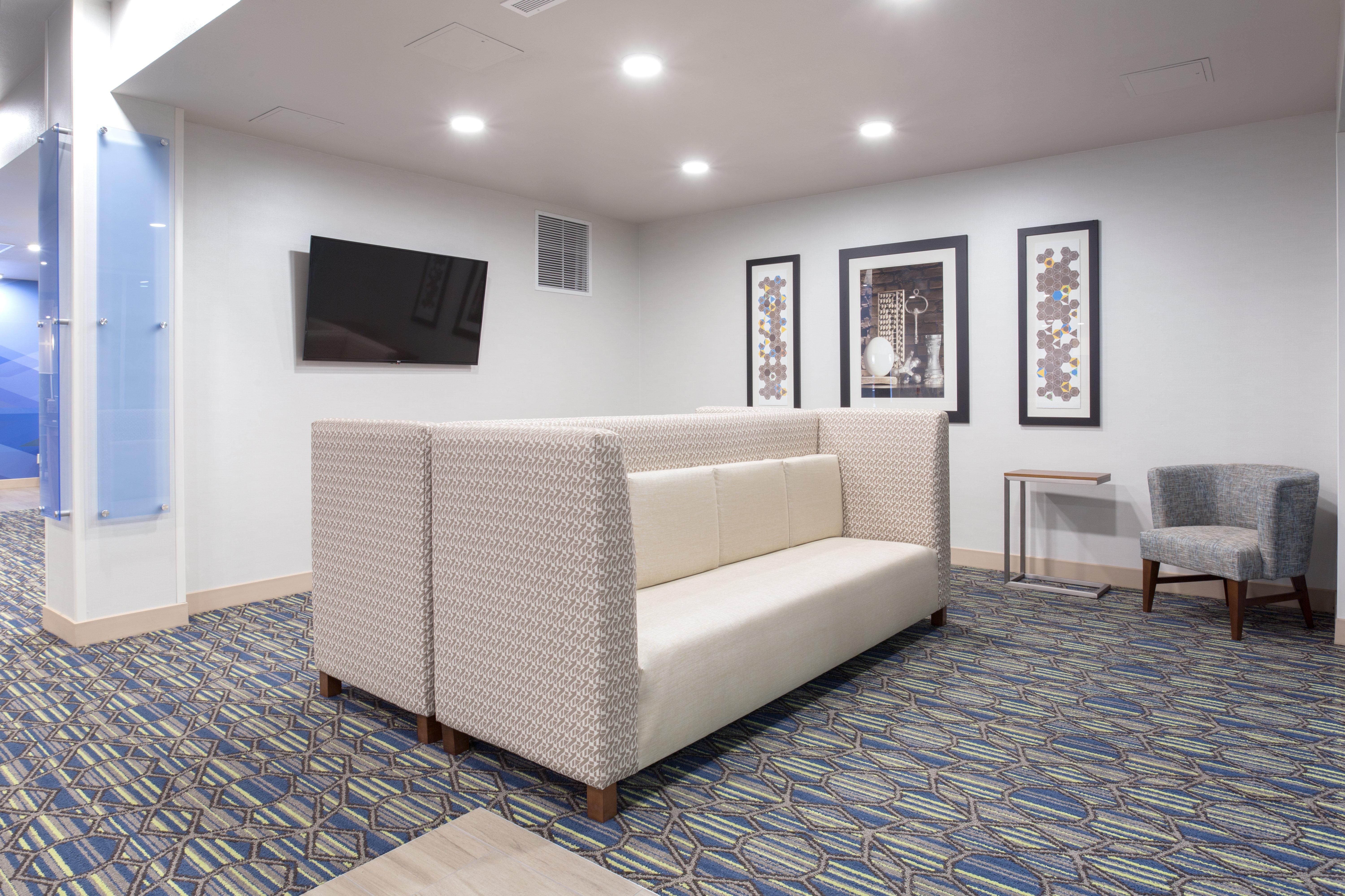 Holiday Inn Express & Suites Lincoln I - 80 By Ihg Exteriör bild