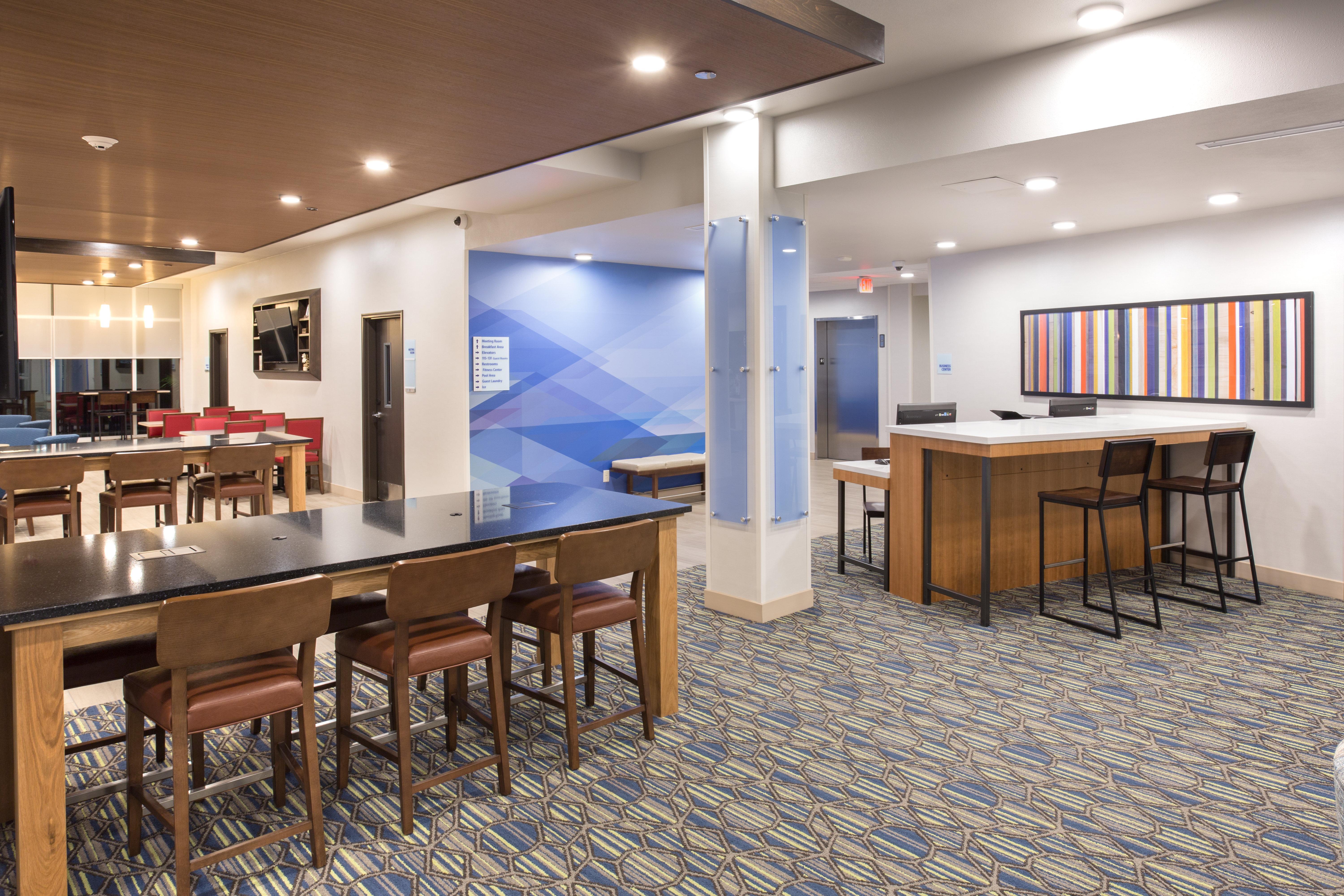 Holiday Inn Express & Suites Lincoln I - 80 By Ihg Exteriör bild